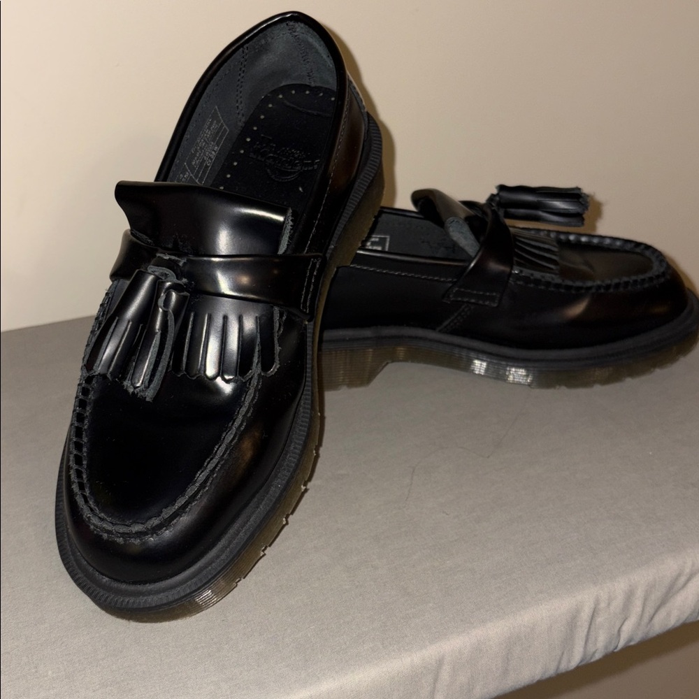 Unisex Dr. Martens Adrian Unisex Tassel Loafers size 5 Ladies Like New - Picture 2 of 15